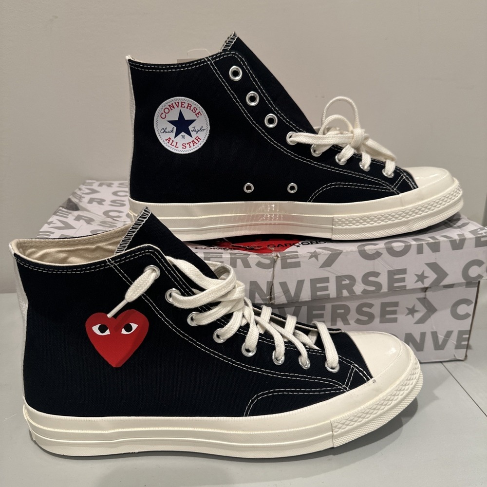 COMME DES GARÇONS PLAY M11W13 Converse Chuck 70OG Single Heart Hi Sneakers Black - Picture 3 of 15